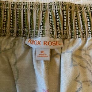 Knox Rose pattern shorts